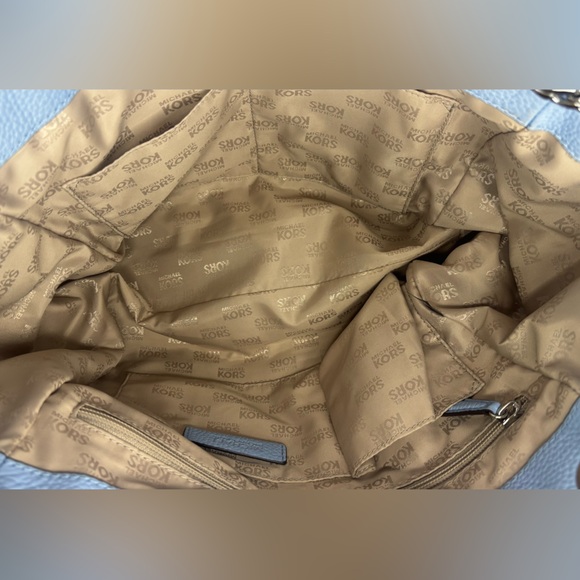 Michael Kors Jet Set Chain Medium Shoulder Tote Bag in a light blue, pale blue✨ - Picture 4 of 6